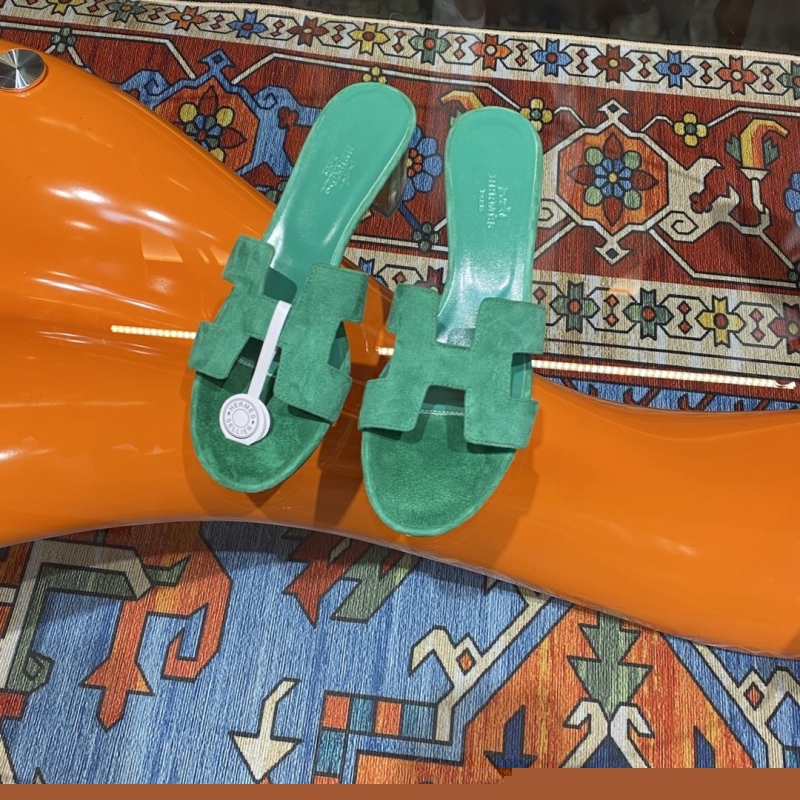 H**mes slippers